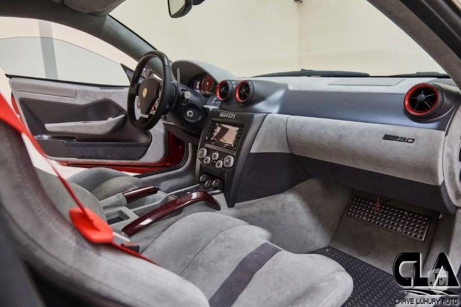 Интерьер Ferrari SP30 2012 года  (фото 34 из 117)